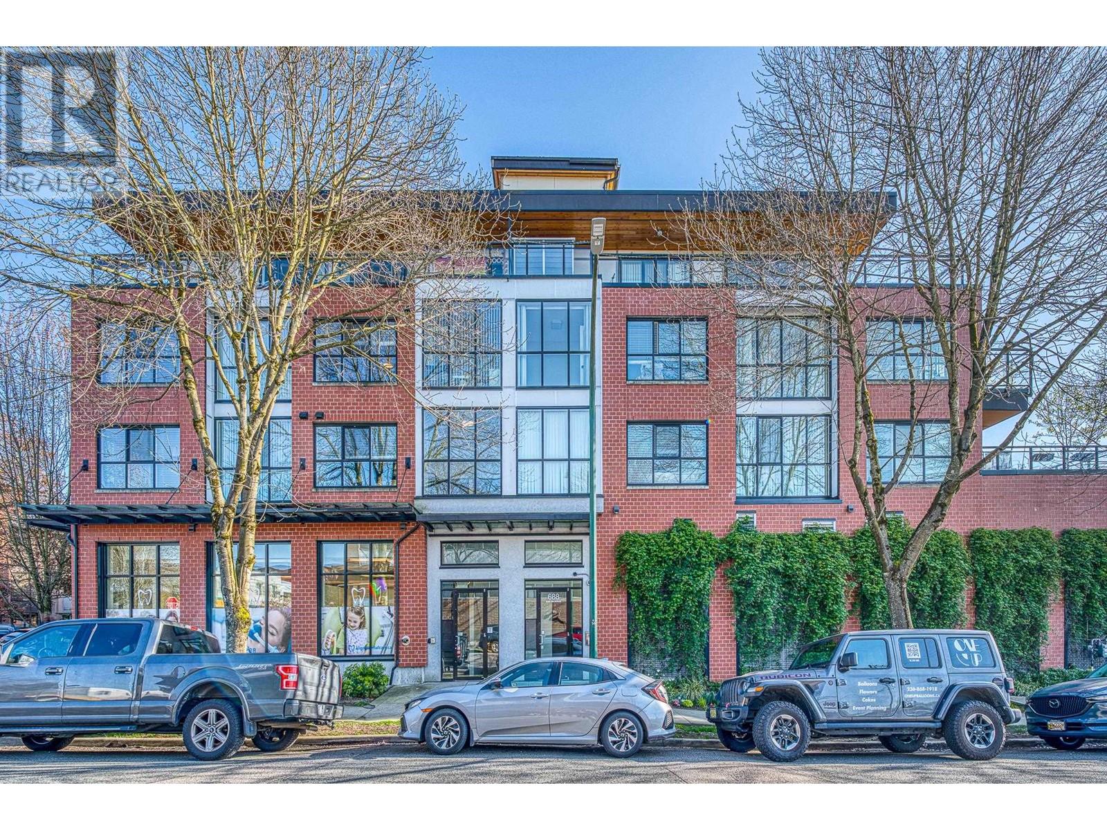 301 688 E 18TH AVENUE, Vancouver, British Columbia