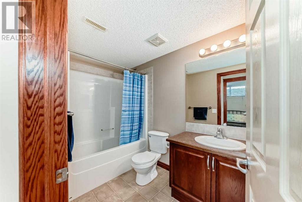 227 Hawkmere View, Chestermere, Alberta  T1X 1T8 - Photo 39 - A2207315