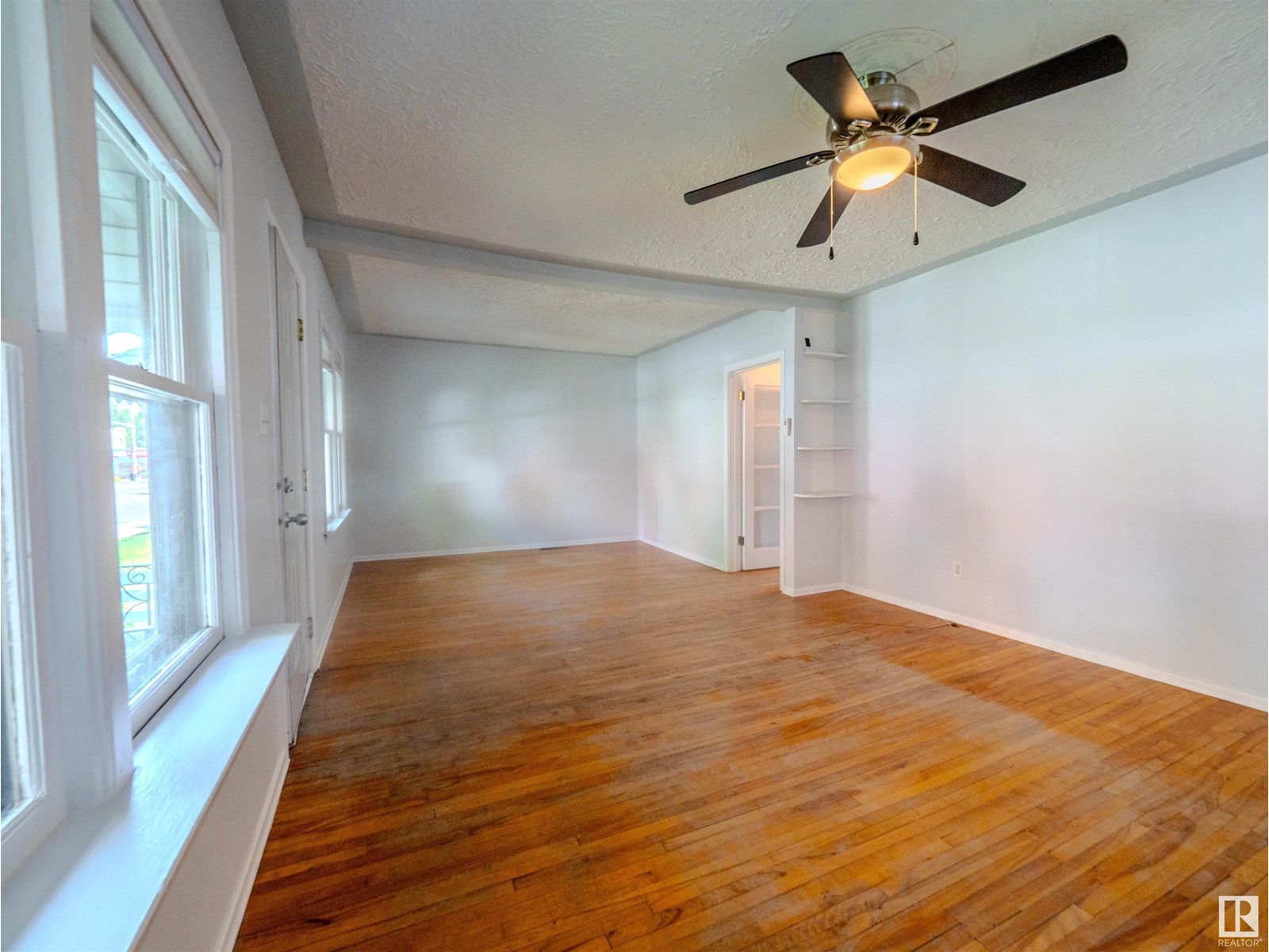 Property at 9411 92 ST NW image 5