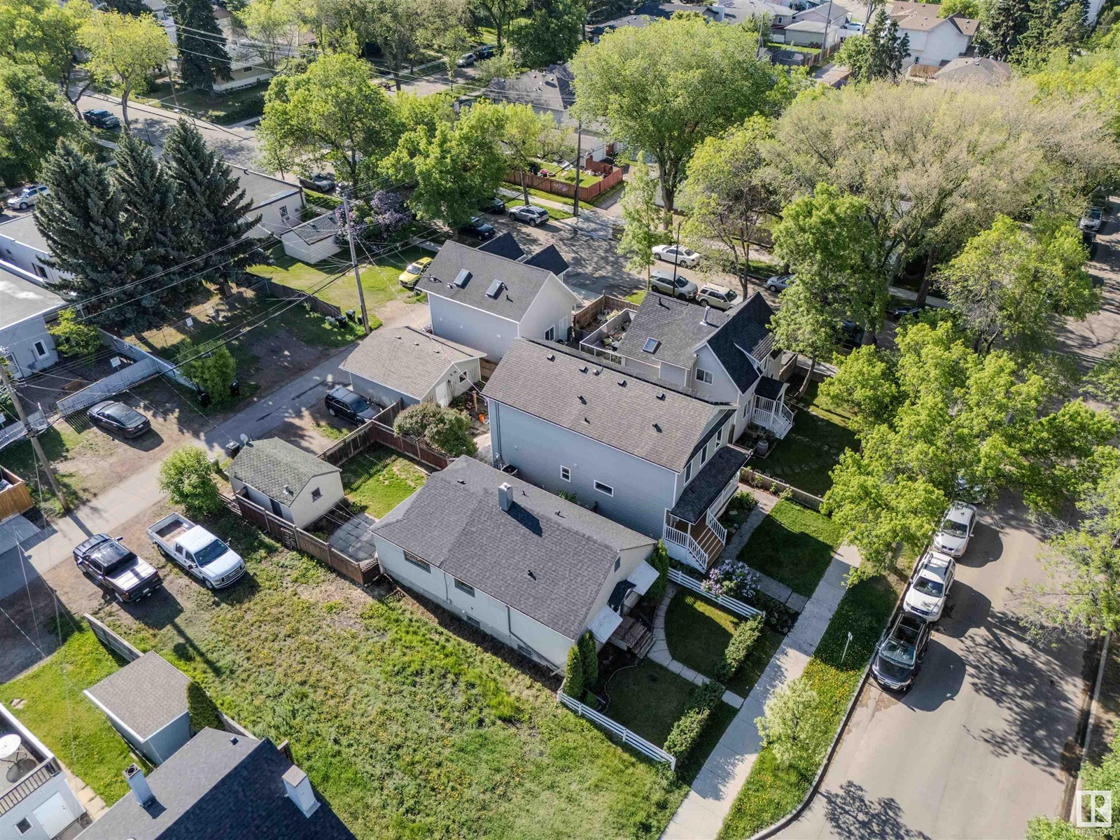 Property at 9411 92 ST NW image 3