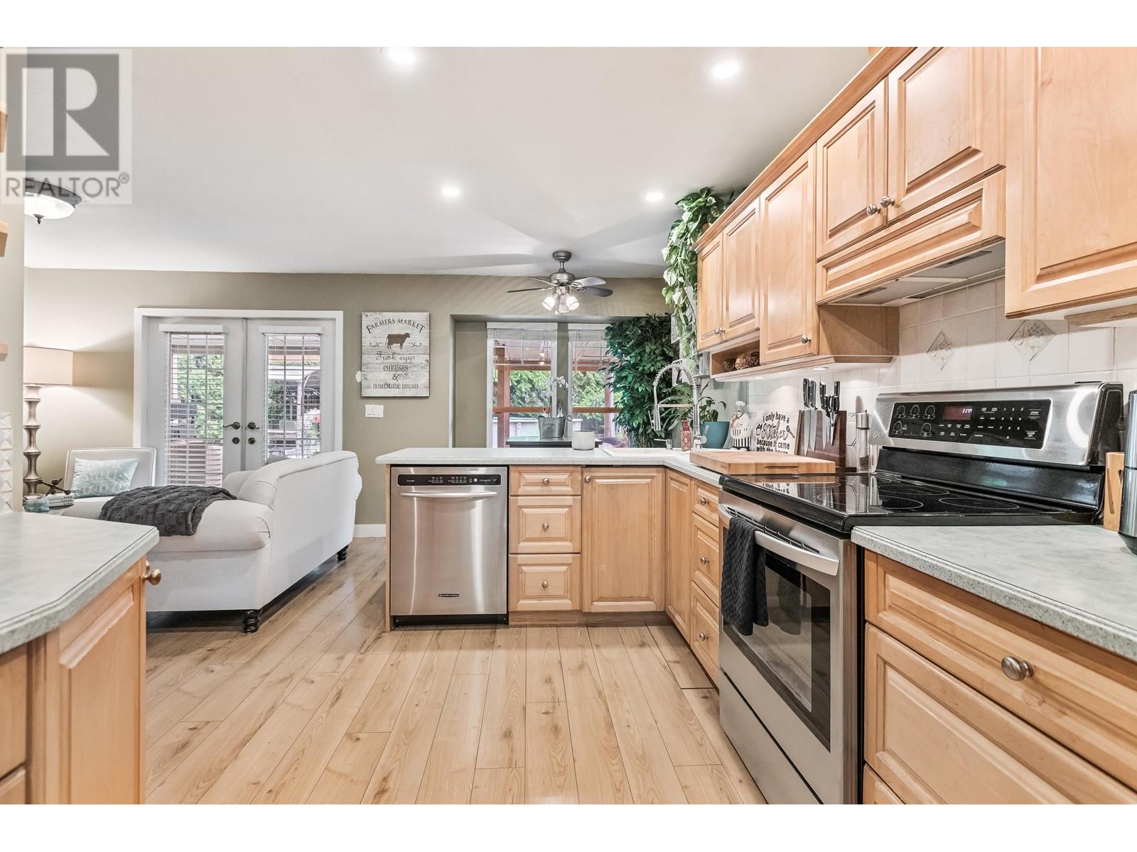 1935 Leacock Street, Port Coquitlam, British Columbia  V3C 4V3 - Photo 12 - R3009341
