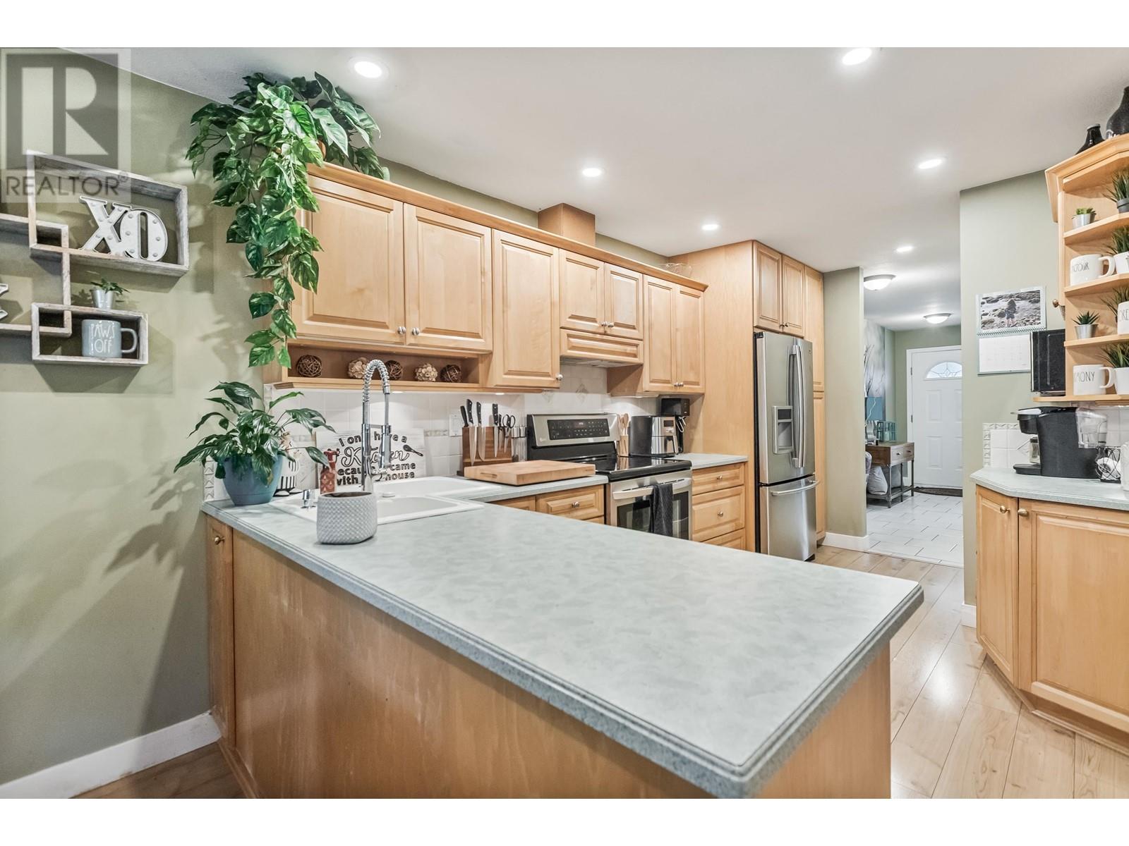 1935 Leacock Street, Port Coquitlam, British Columbia  V3C 4V3 - Photo 10 - R3009341