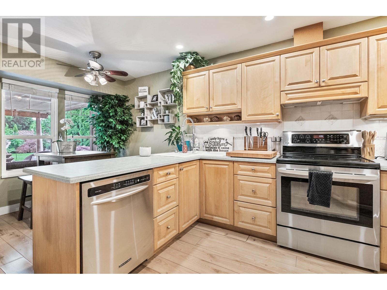 1935 Leacock Street, Port Coquitlam, British Columbia  V3C 4V3 - Photo 11 - R3009341