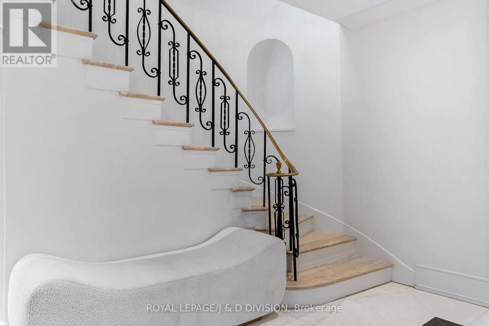 148 Forest Hill Road, Toronto, Ontario  M5P 2M9 - Photo 6 - C12185911