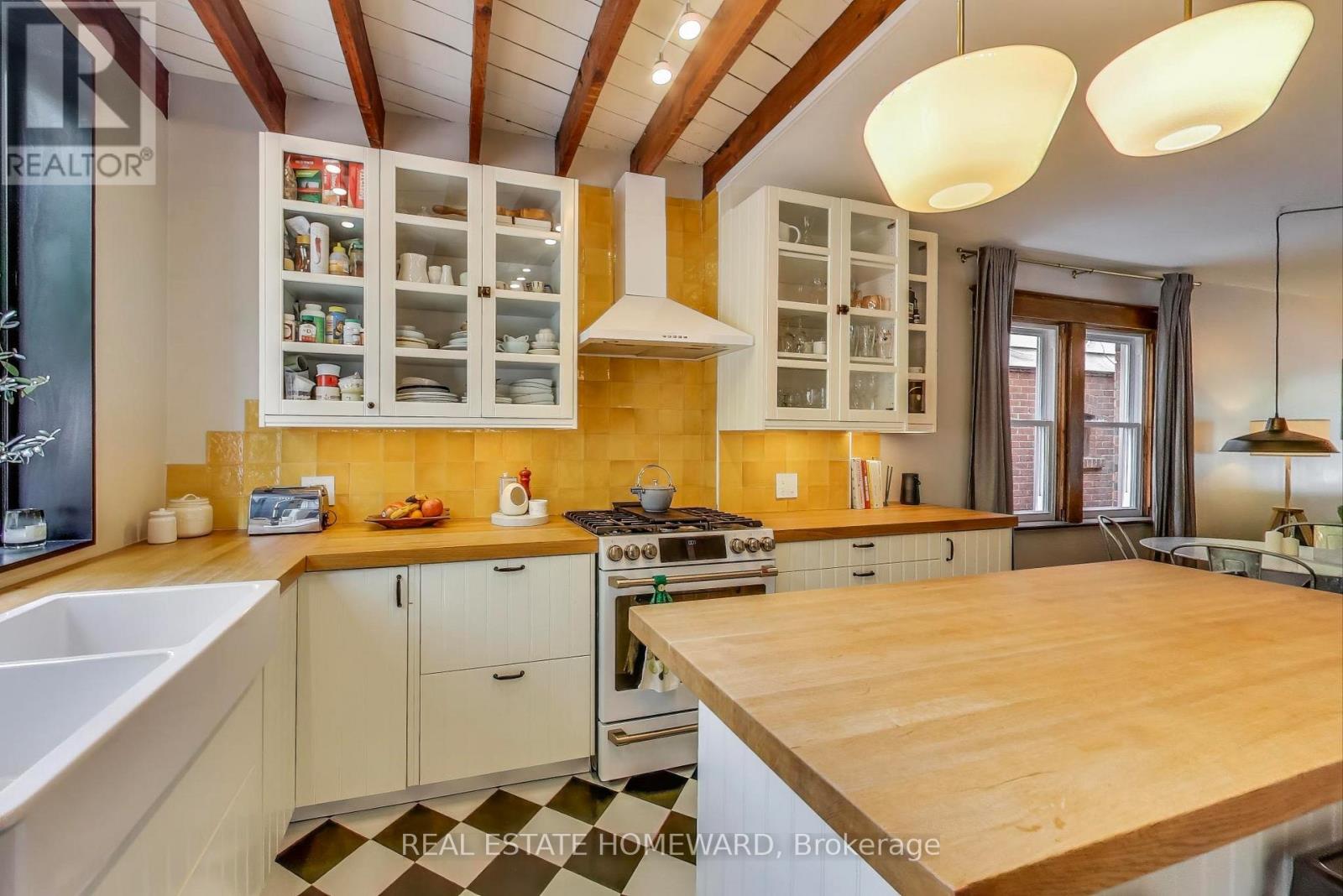 31 Glenmore Road, Toronto (Woodbine Corridor), Ontario  M4L 3M1 - Photo 10 - E12185007