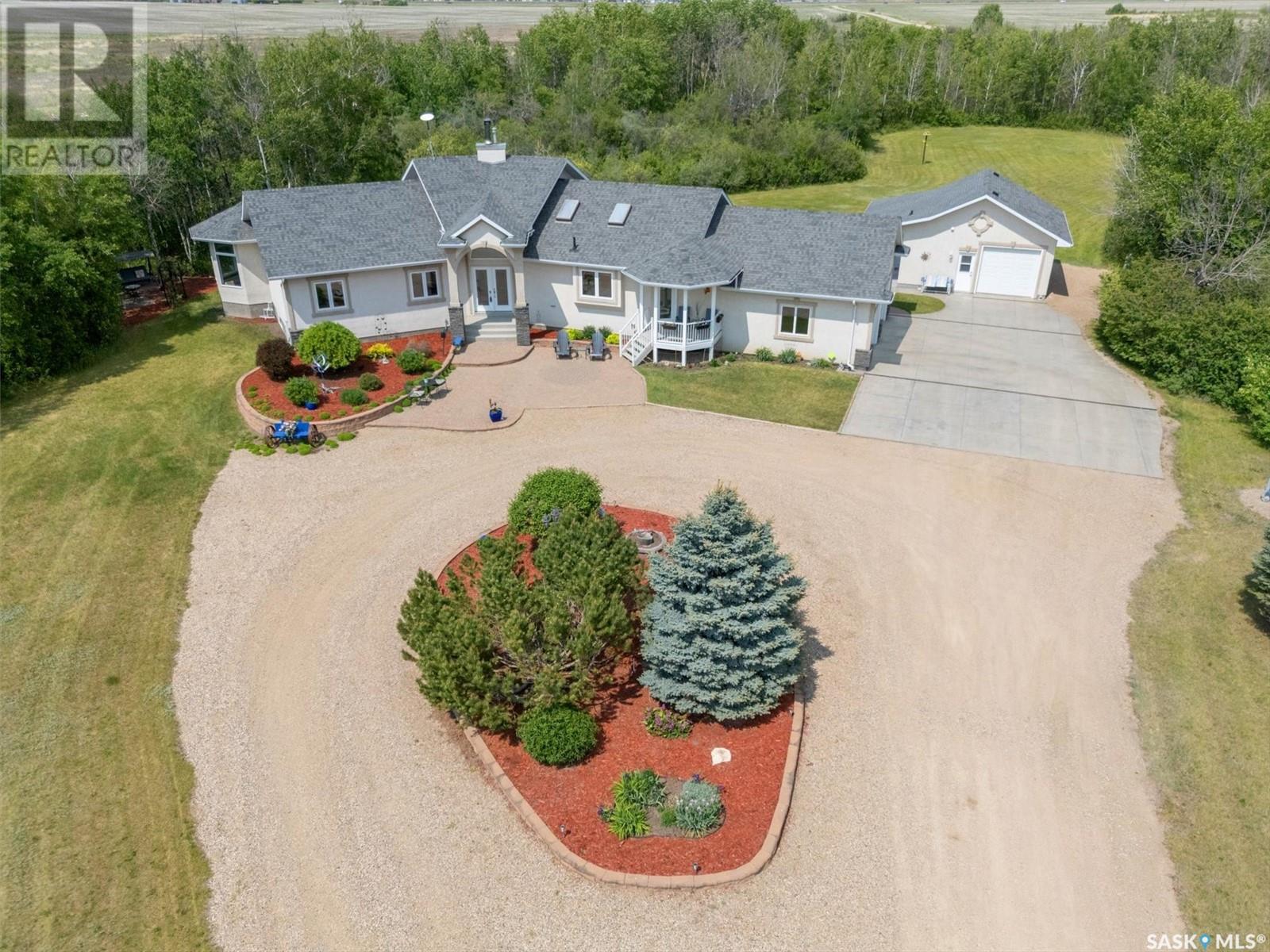 The Meadow Acreage, Corman Park Rm No. 344, Saskatchewan  S7V 0A9 - Photo 2 - SK999426