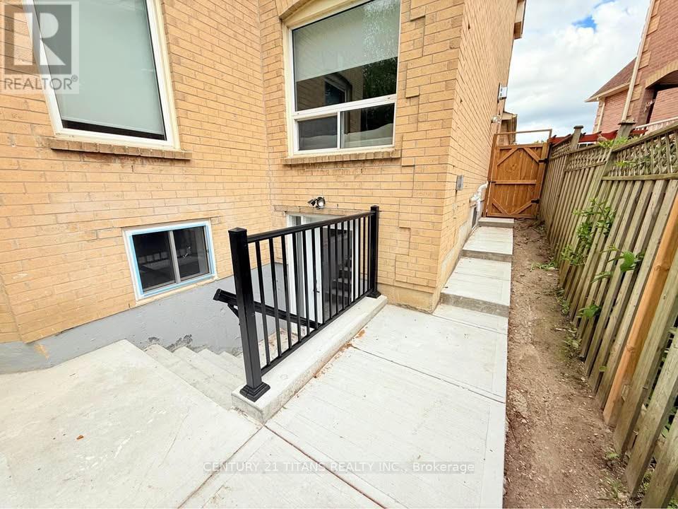 88 Noake Crescent, Ajax, Ontario  L1T 3L7 - Photo 11 - E12185895