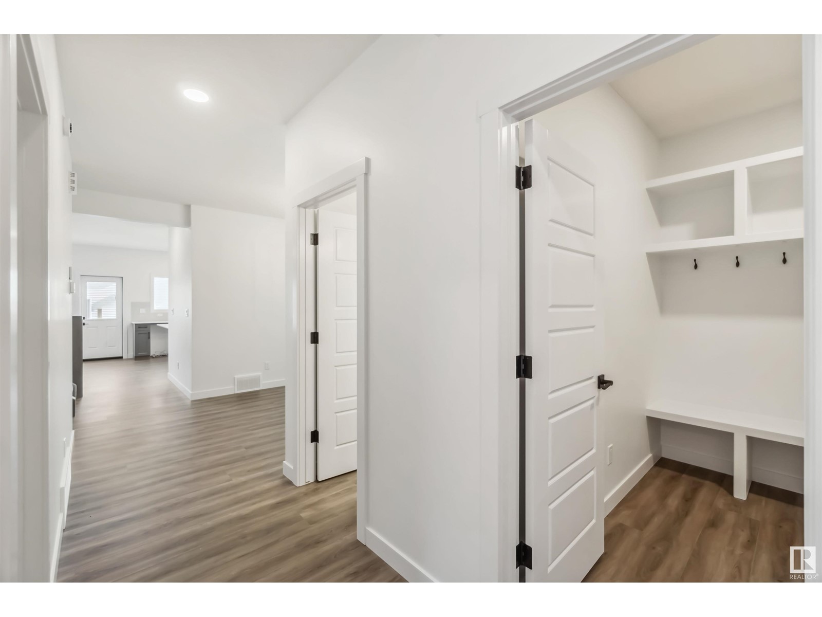 Property at 1612 11 AV NW image 4