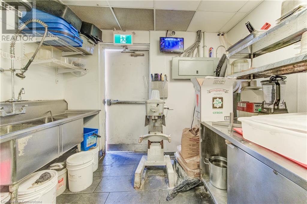 170 University Avenue W Unit# 21, Waterloo, Ontario  N2L 3E9 - Photo 34 - 40731186