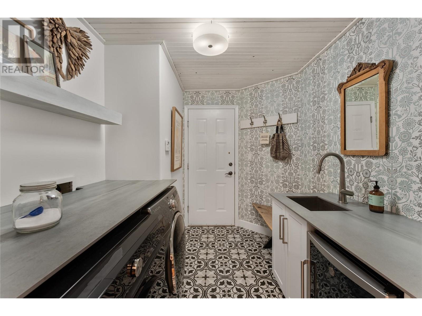 3541 Athalmer Road, Kelowna, British Columbia  V1W 3Y5 - Photo 17 - 10349730