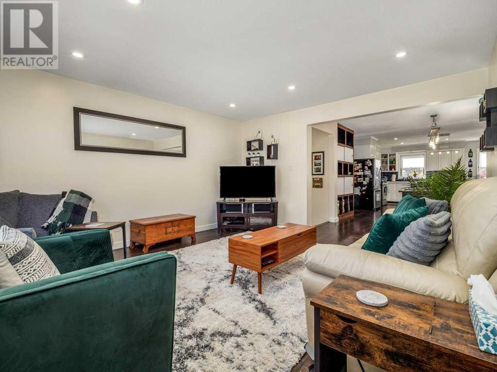 Property at 1613 Lakeside Road S image 5