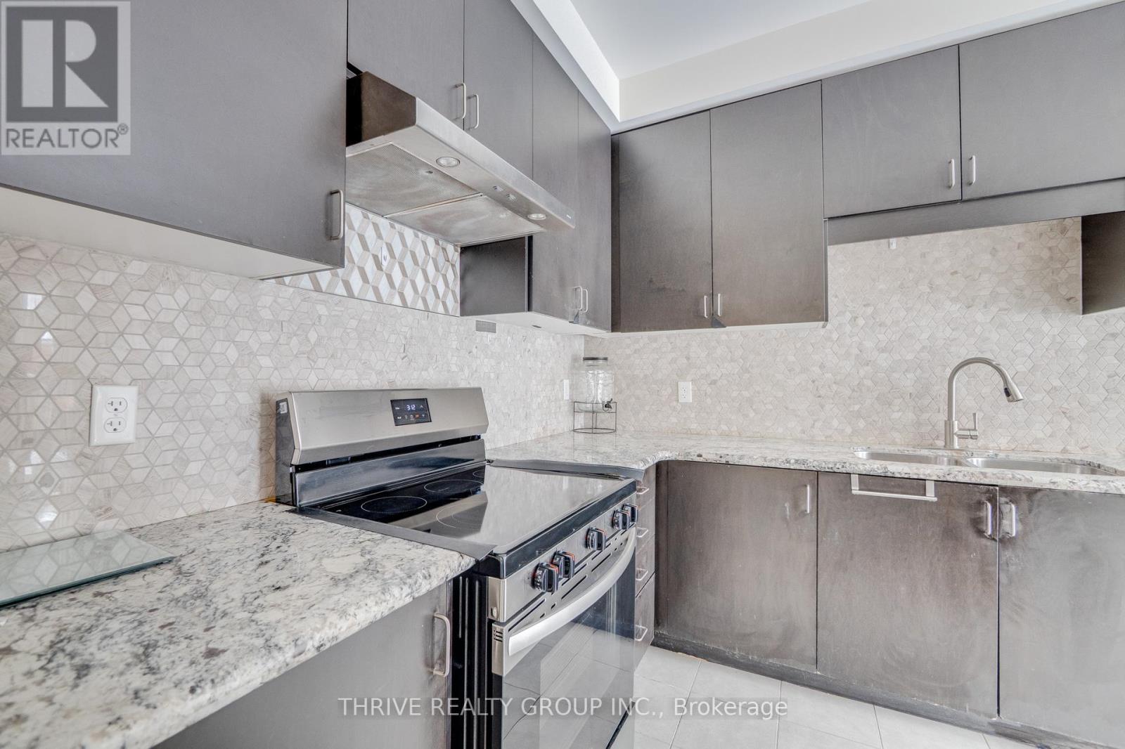 5504 Meadowcrest Avenue, Mississauga, Ontario  L5M 0V7 - Photo 17 - W12185976