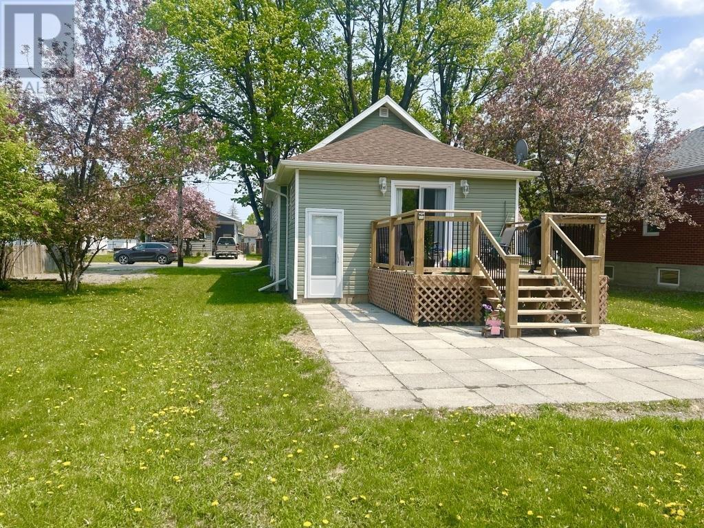 817 Phair Avenue, Fort Frances, Ontario  P9A 2M5 - Photo 3 - TB251368