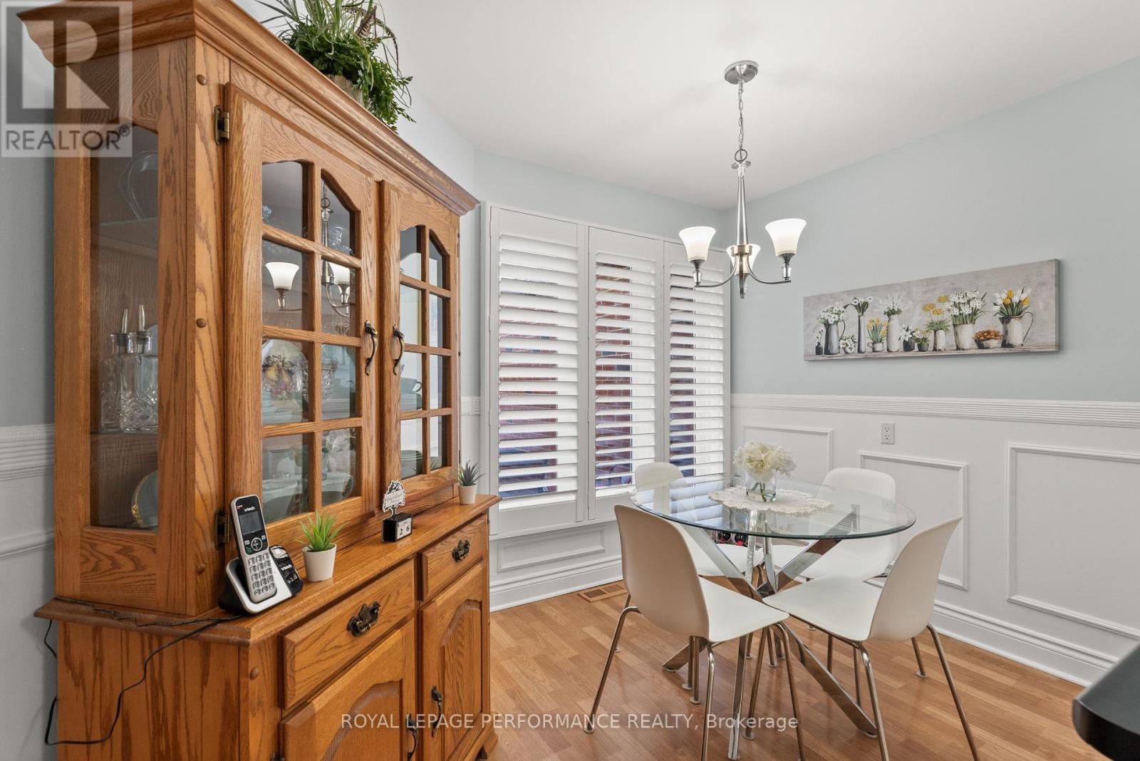 151 Midsummer Terrace, Ottawa, Ontario  K1E 3V4 - Photo 3 - X12186013