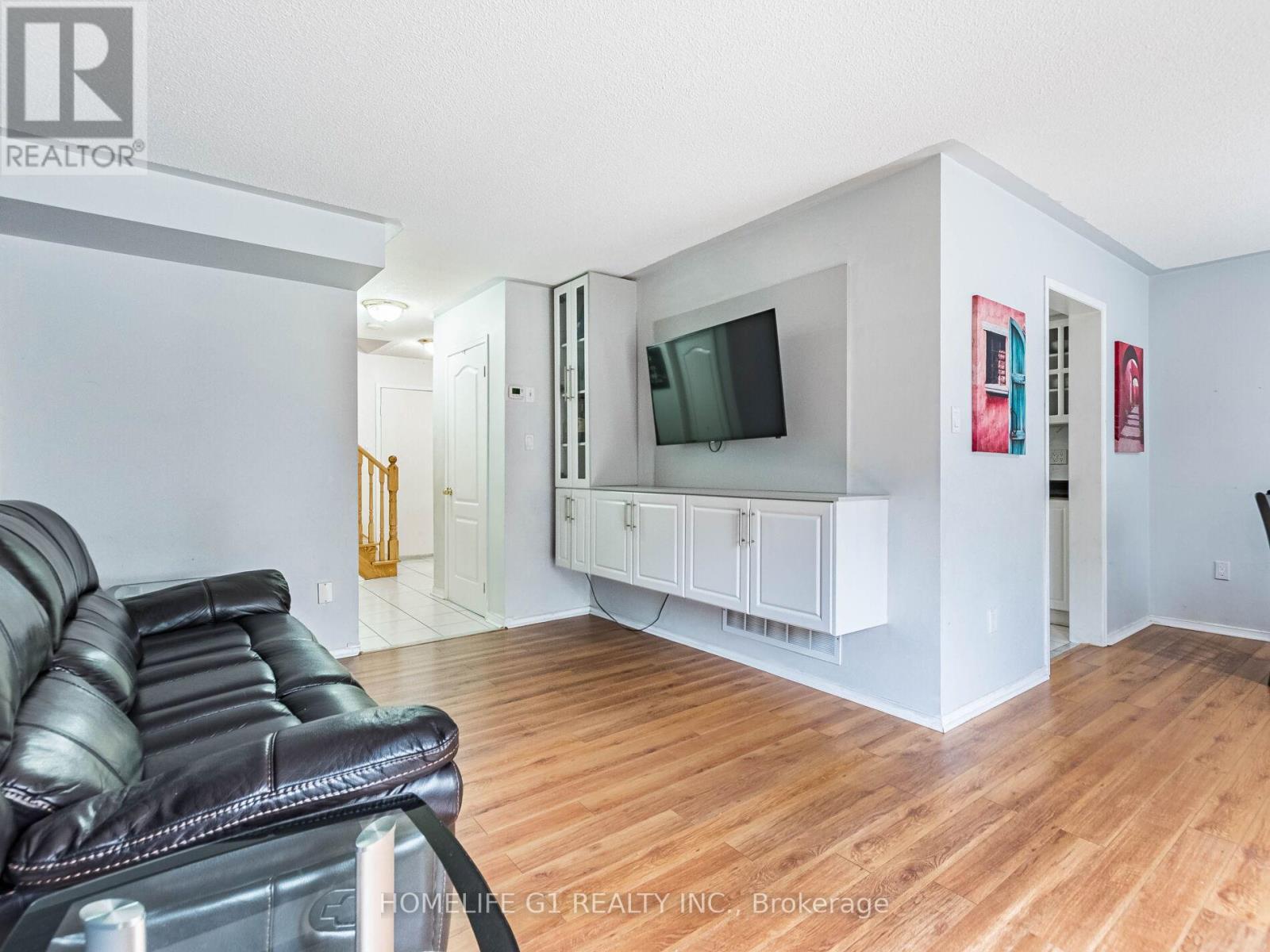 32 Creekwood Drive, Brampton, Ontario  L7A 1J3 - Photo 10 - W12185890