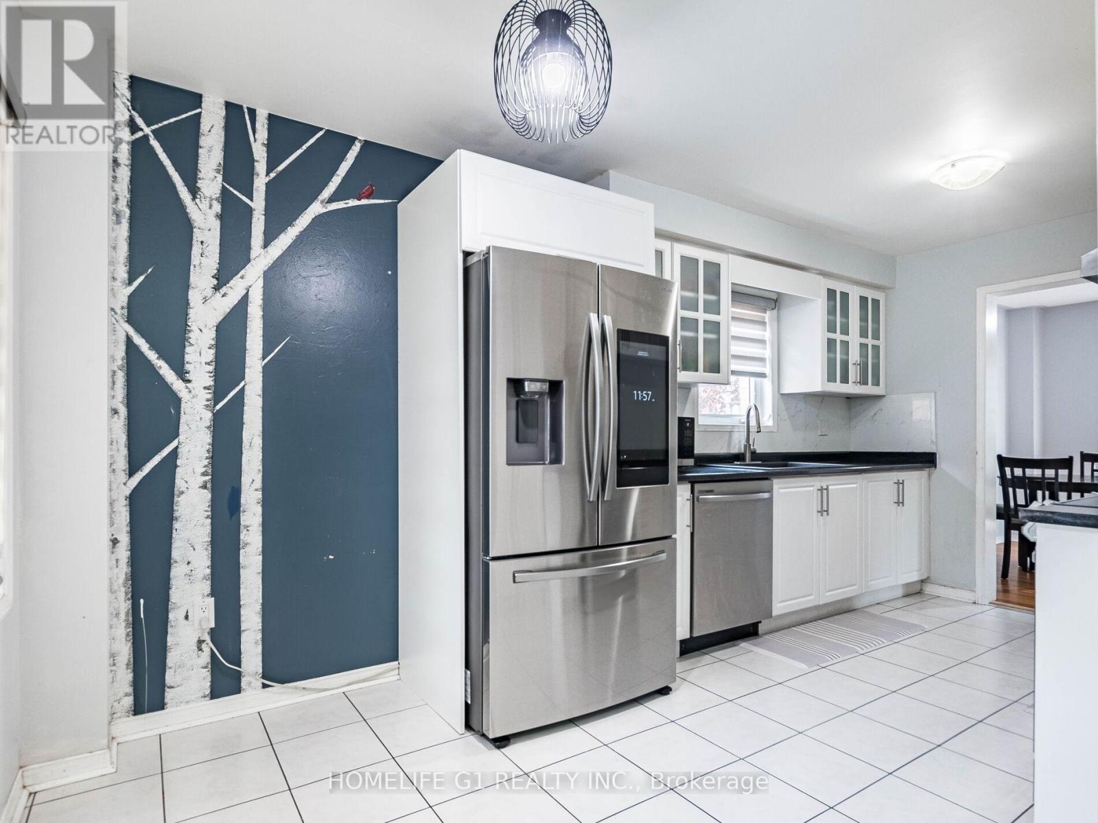 32 Creekwood Drive, Brampton, Ontario  L7A 1J3 - Photo 14 - W12185890