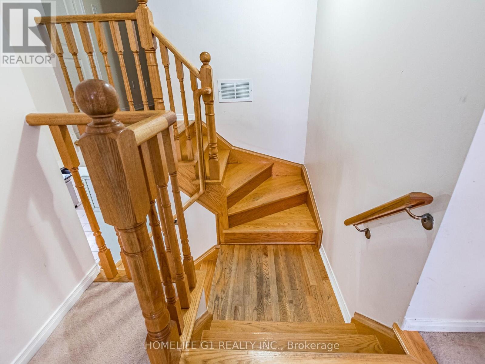 32 Creekwood Drive, Brampton, Ontario  L7A 1J3 - Photo 19 - W12185890