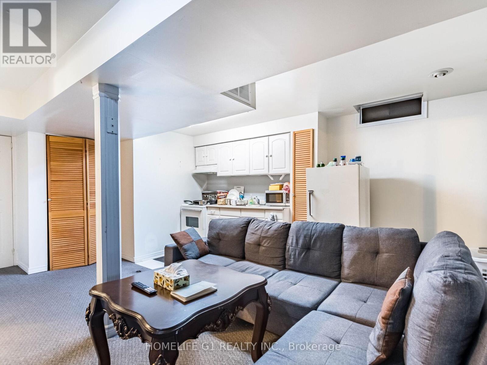 32 Creekwood Drive, Brampton, Ontario  L7A 1J3 - Photo 35 - W12185890