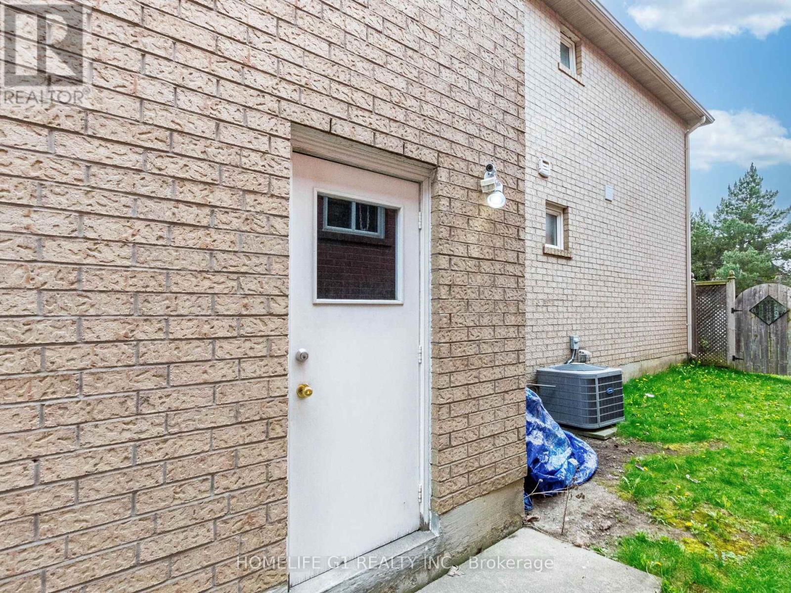 32 Creekwood Drive, Brampton, Ontario  L7A 1J3 - Photo 40 - W12185890