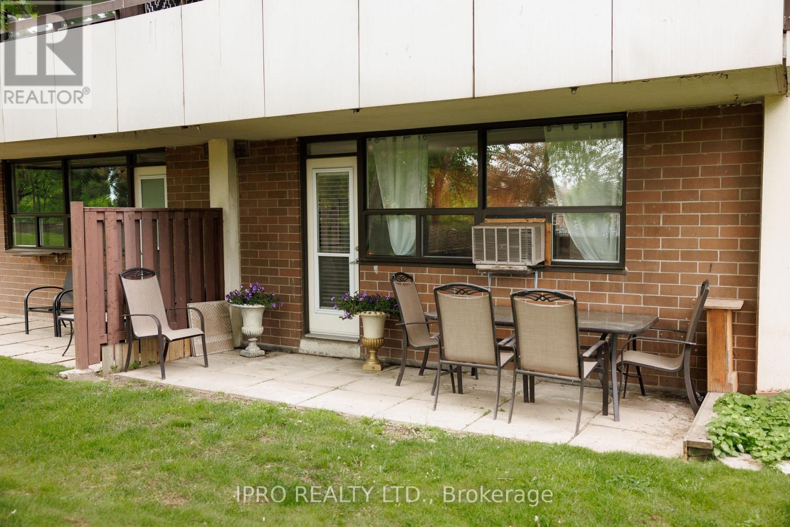 108 - 541 Blackthorn Avenue, Toronto, Ontario  M6M 5A6 - Photo 11 - W12185906