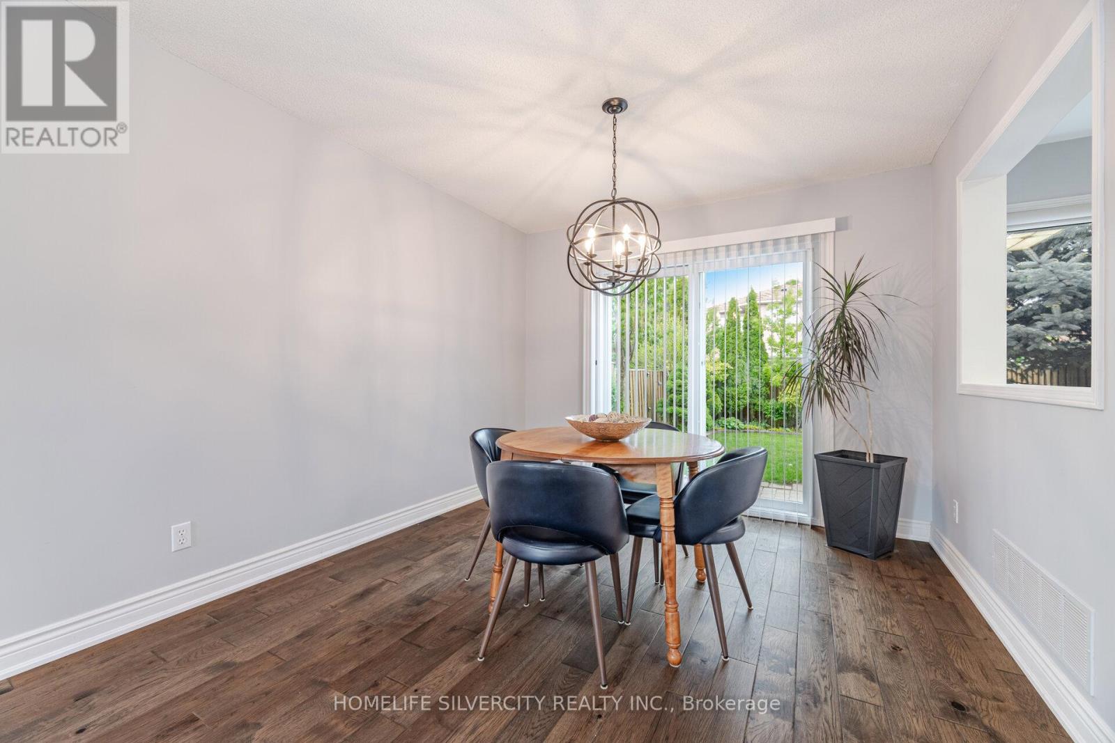 3913 Ponderosa Lane, Mississauga, Ontario  L5N 6W4 - Photo 10 - W12185918