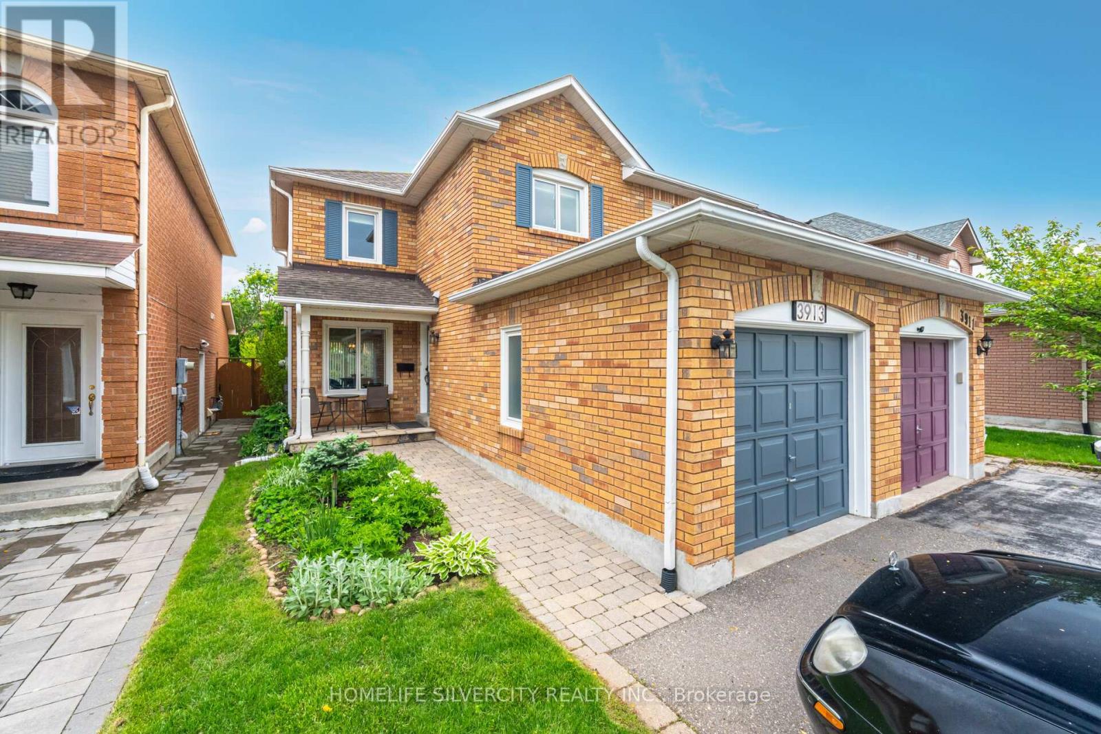 3913 Ponderosa Lane, Mississauga, Ontario  L5N 6W4 - Photo 2 - W12185918