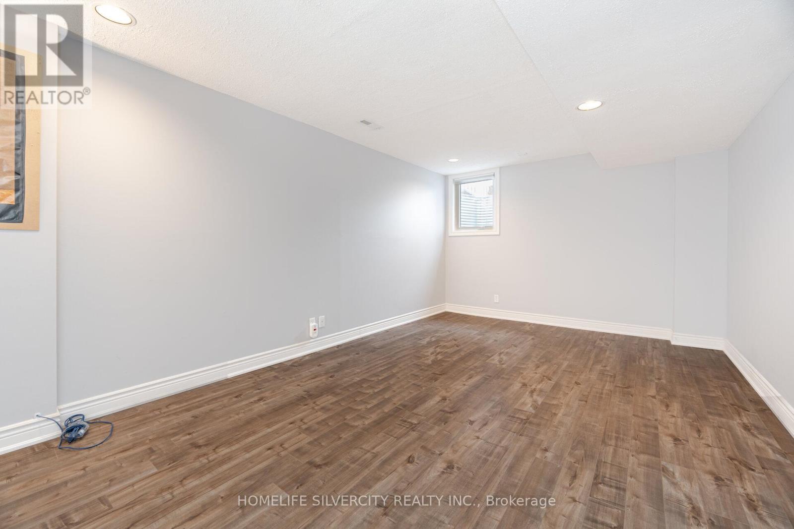3913 Ponderosa Lane, Mississauga, Ontario  L5N 6W4 - Photo 32 - W12185918
