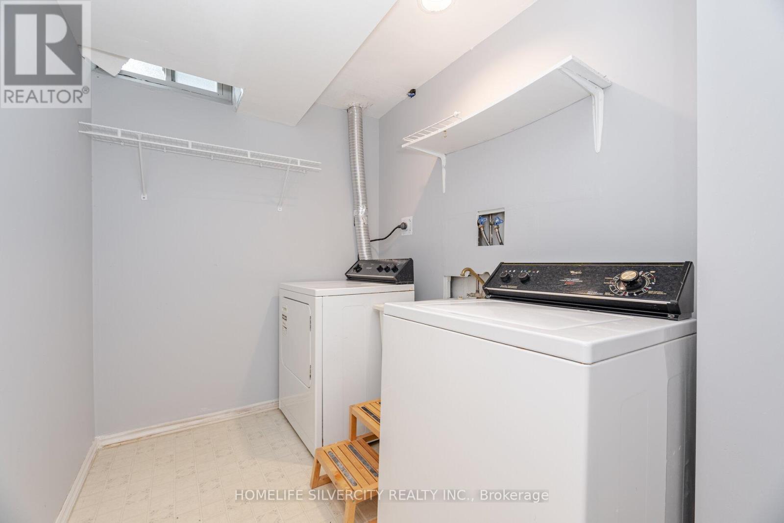 3913 Ponderosa Lane, Mississauga, Ontario  L5N 6W4 - Photo 38 - W12185918