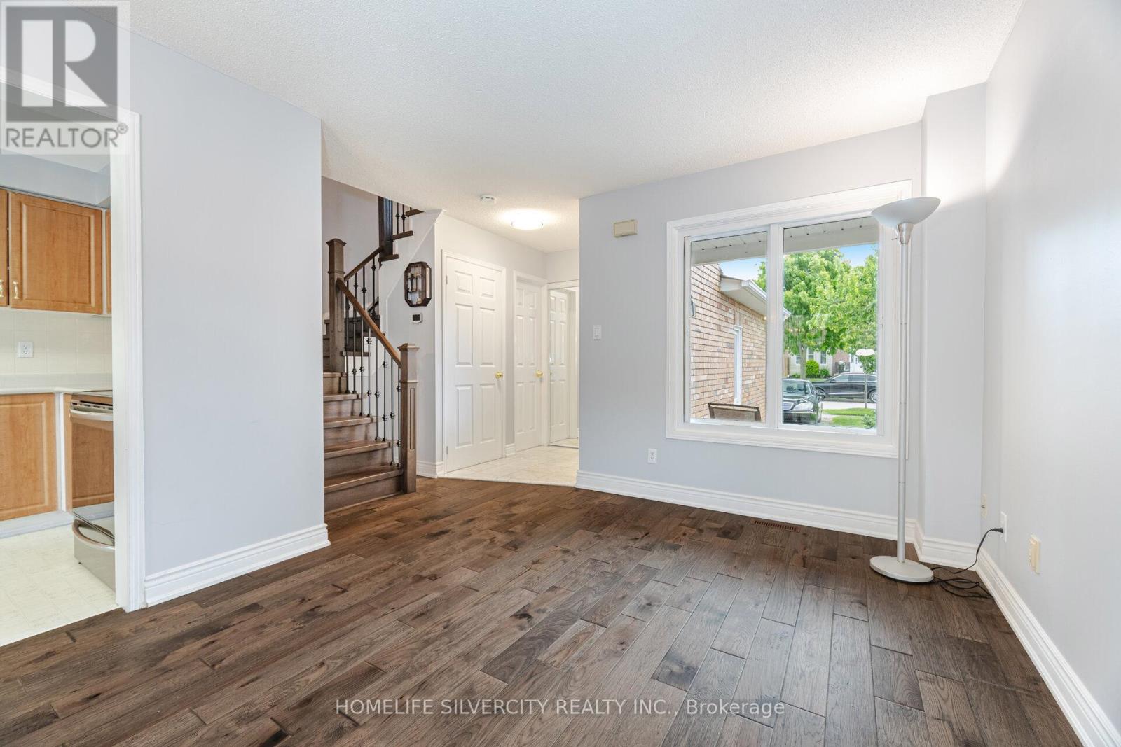 3913 Ponderosa Lane, Mississauga, Ontario  L5N 6W4 - Photo 7 - W12185918