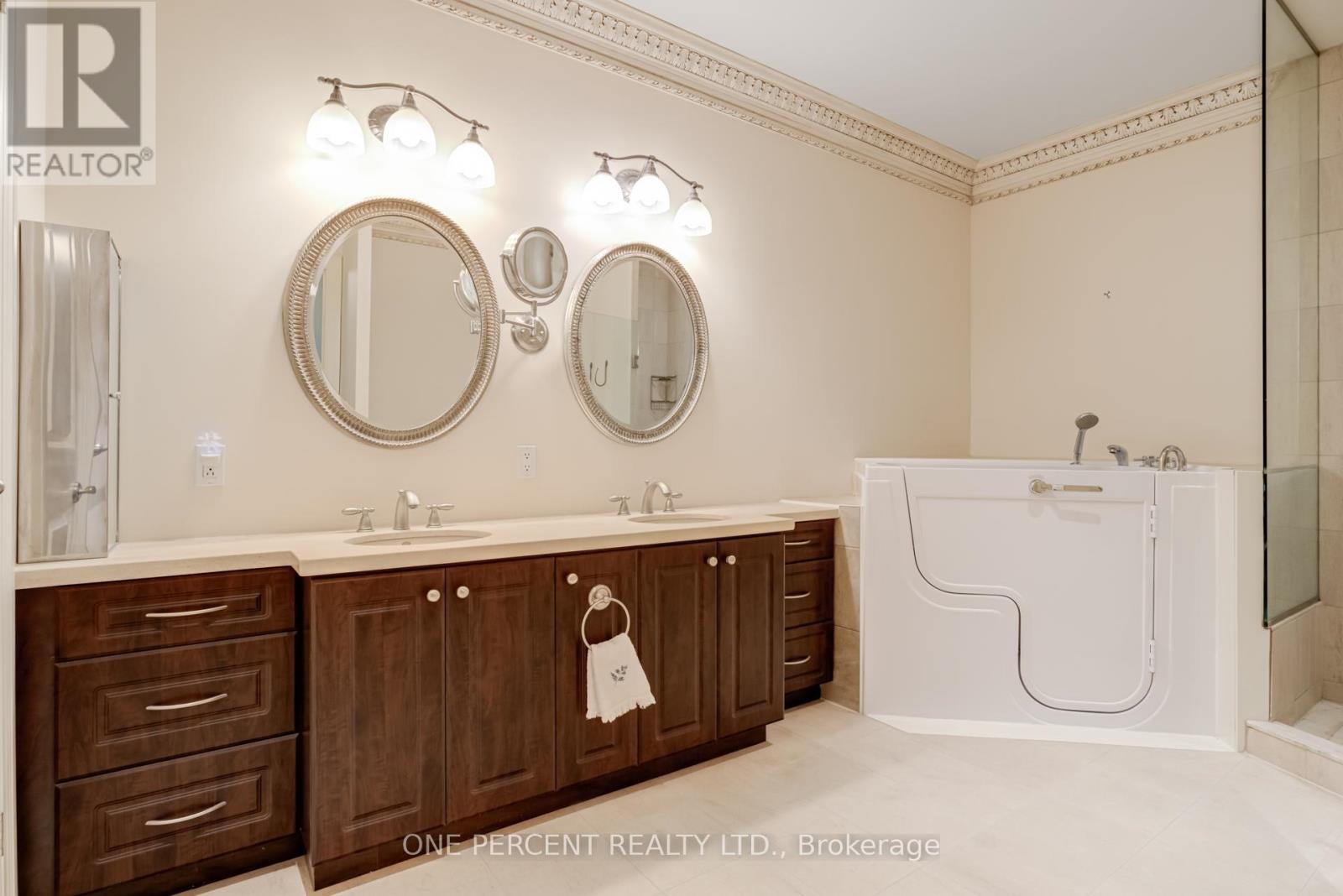 Ph1 - 2855 Bloor Street W, Toronto (Stonegate-Queensway), Ontario  M8X 3A1 - Photo 40 - W12185927