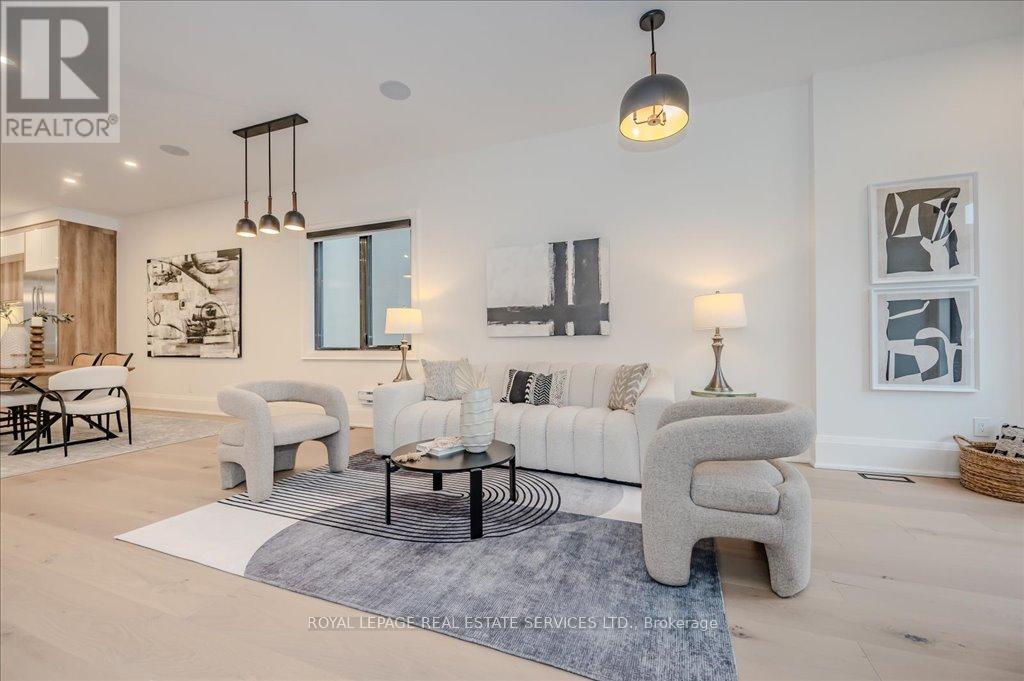 78 South Kingsway, Toronto, Ontario  M6S 3T3 - Photo 6 - W12144094