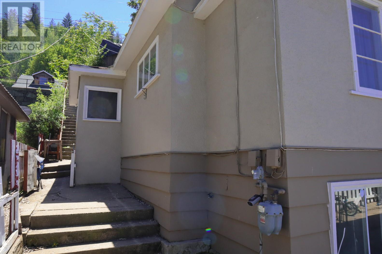 1730 Topping Street, Trail, British Columbia  V1R 4G3 - Photo 44 - 10350016