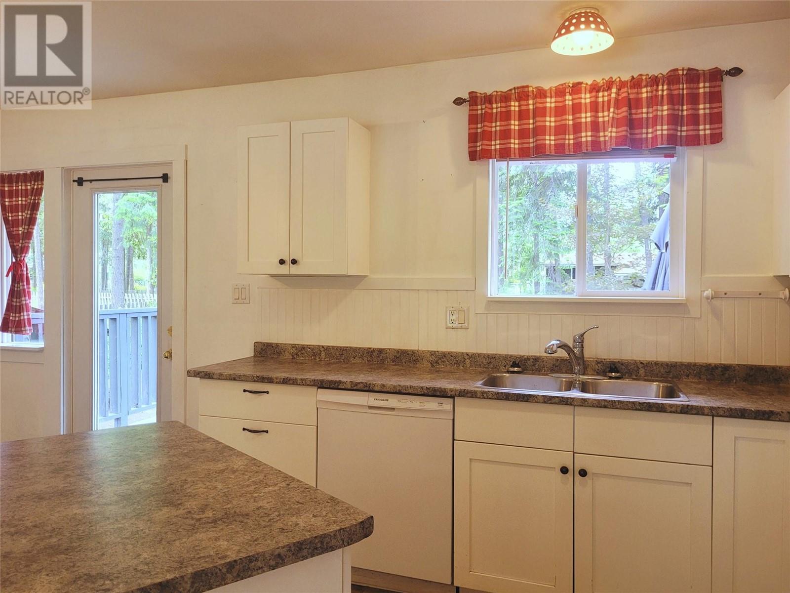 333 Dutch Lake Road, Clearwater, British Columbia  V0E 1N2 - Photo 7 - 10350063
