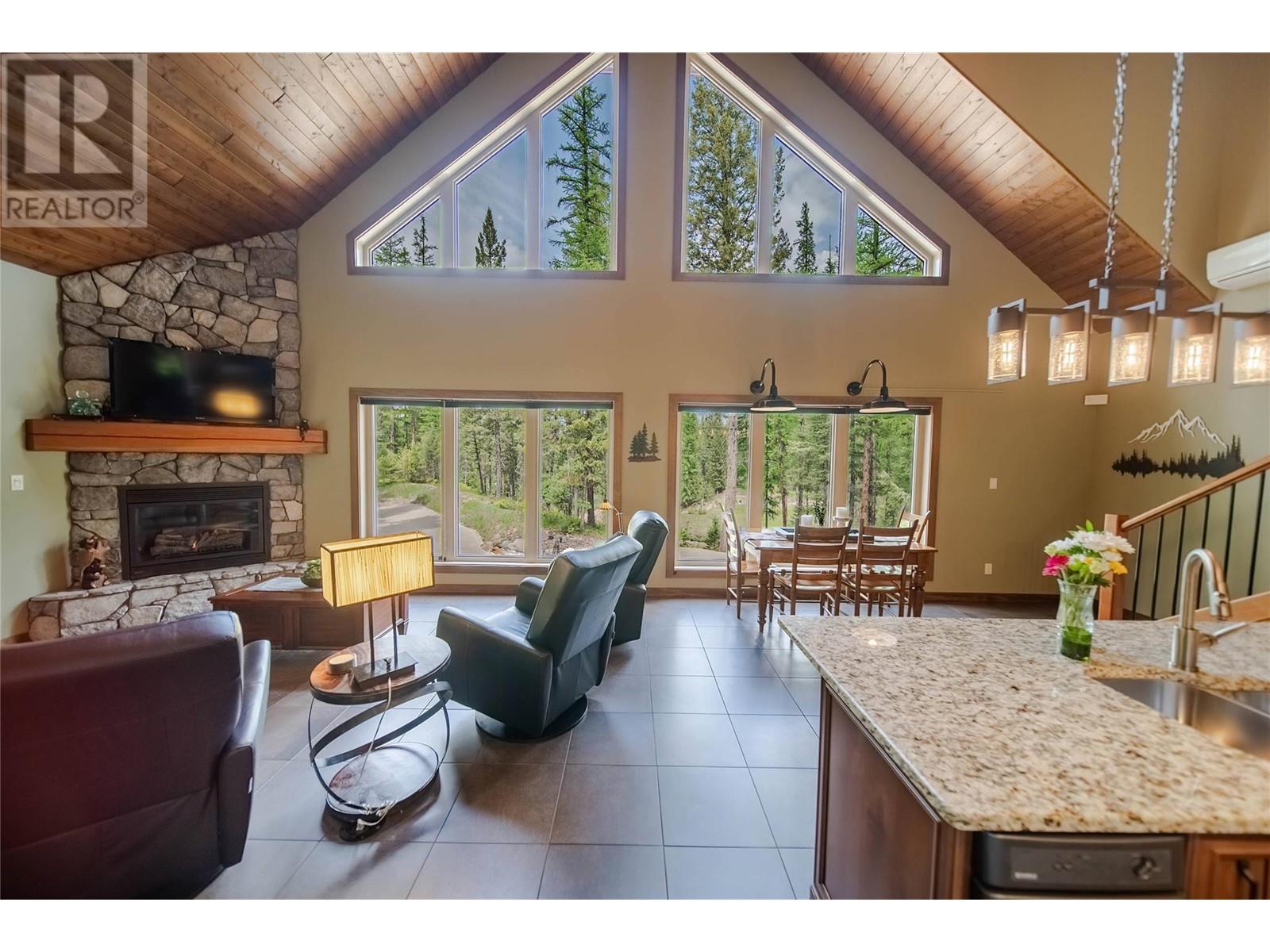 2666 Roy Road, Jaffray, British Columbia  V0B 1T0 - Photo 10 - 10350069