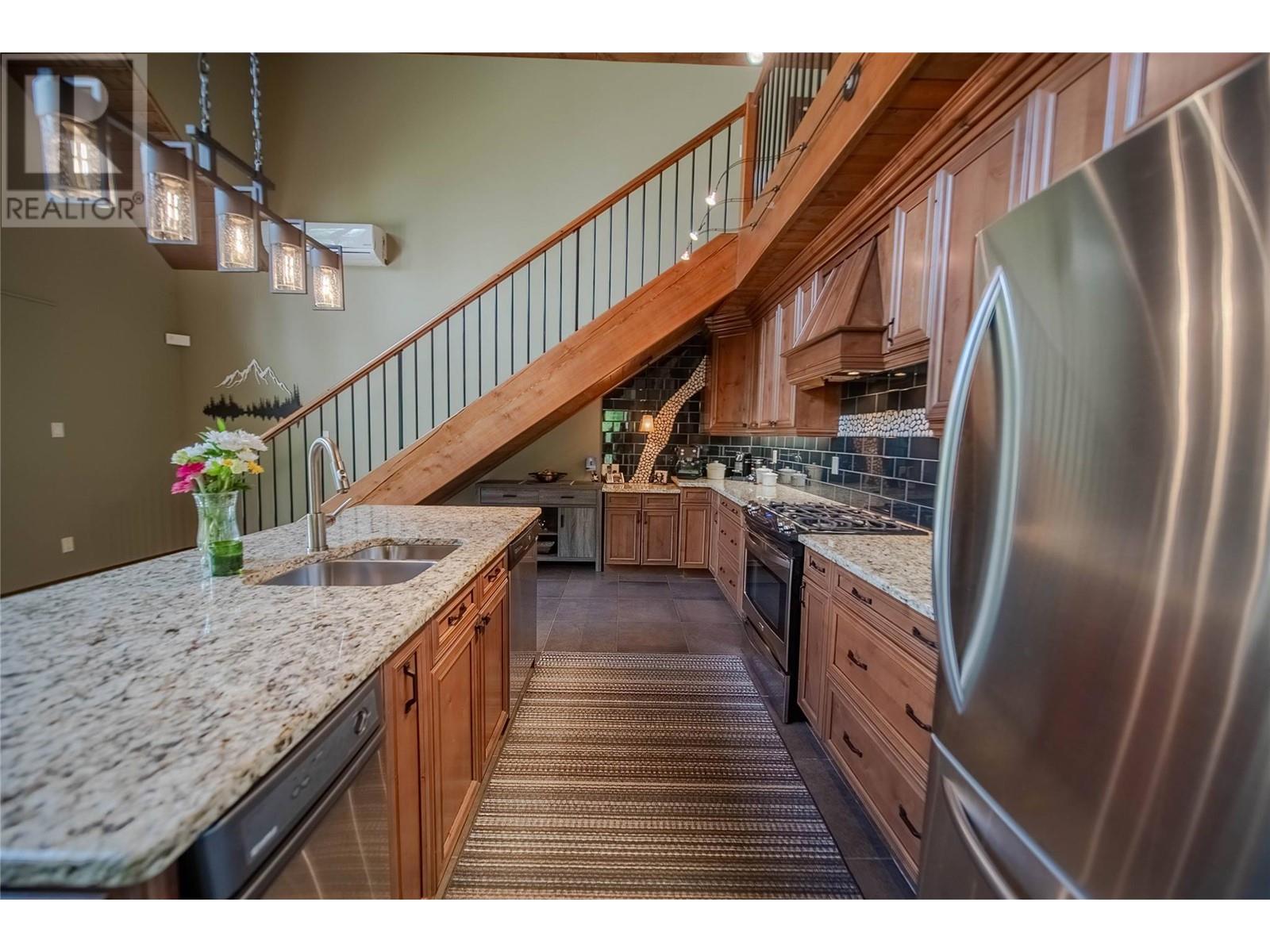 2666 Roy Road, Jaffray, British Columbia  V0B 1T0 - Photo 12 - 10350069