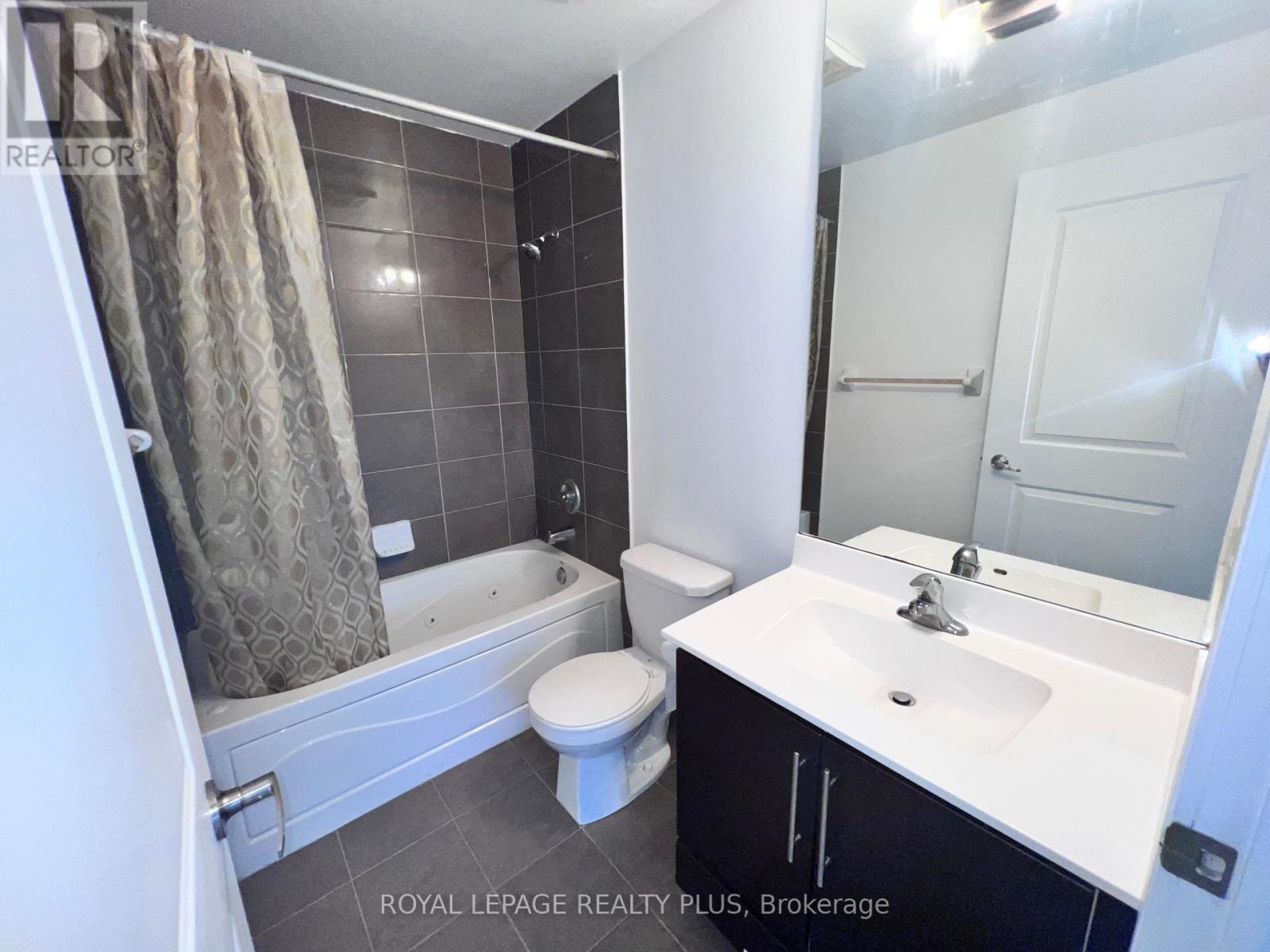 304 - 330 Burnhamthorpe Road W, Mississauga, Ontario  L5B 0E1 - Photo 24 - W12170095