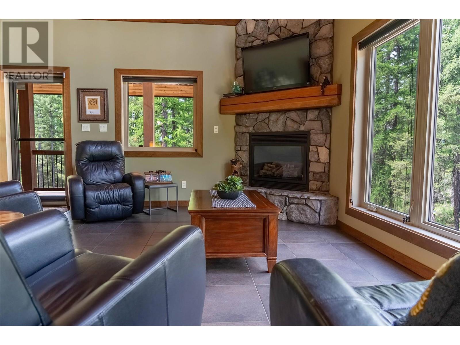 2666 Roy Road, Jaffray, British Columbia  V0B 1T0 - Photo 6 - 10350069