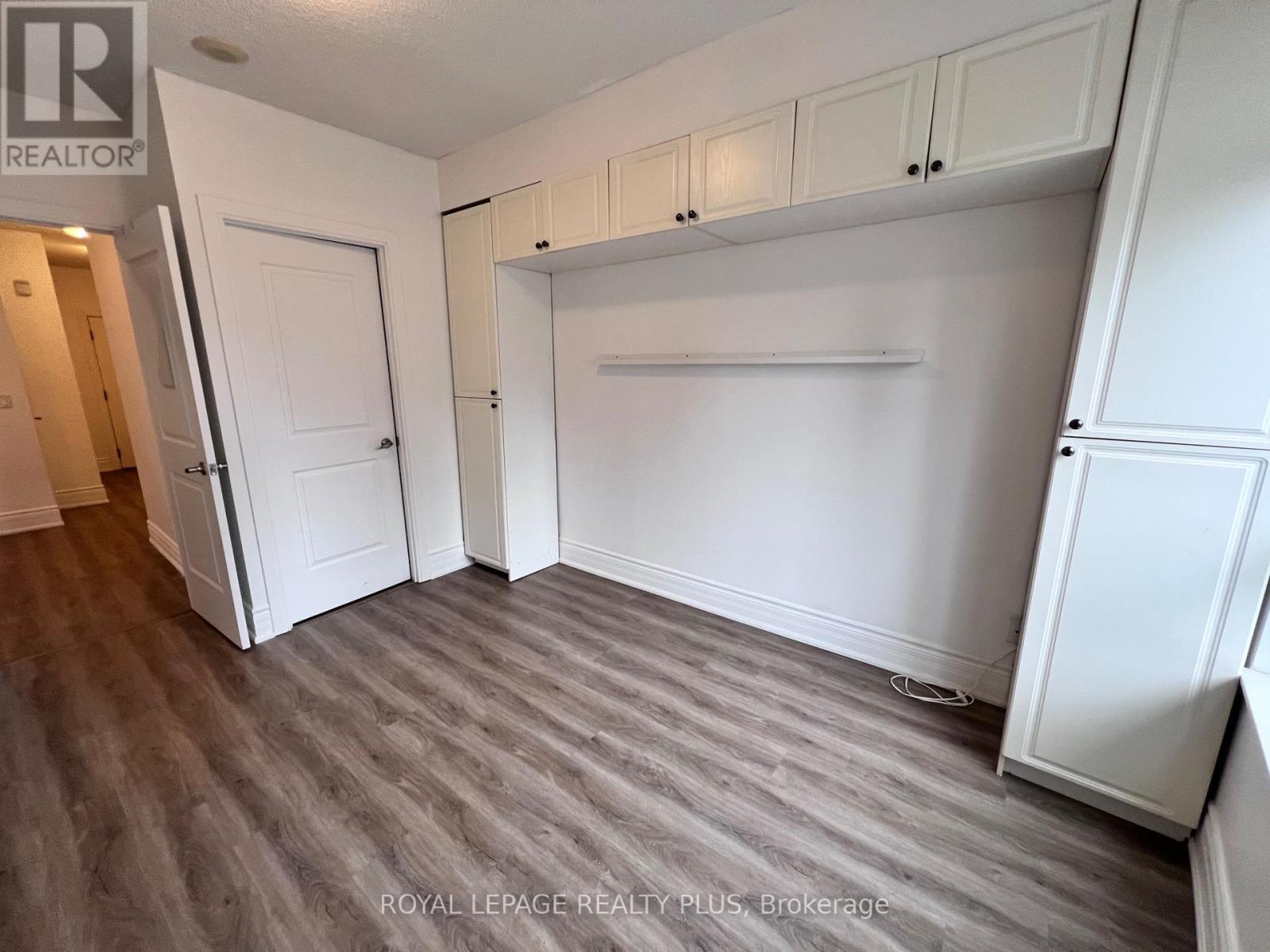 304 - 330 Burnhamthorpe Road W, Mississauga, Ontario  L5B 0E1 - Photo 23 - W12170095