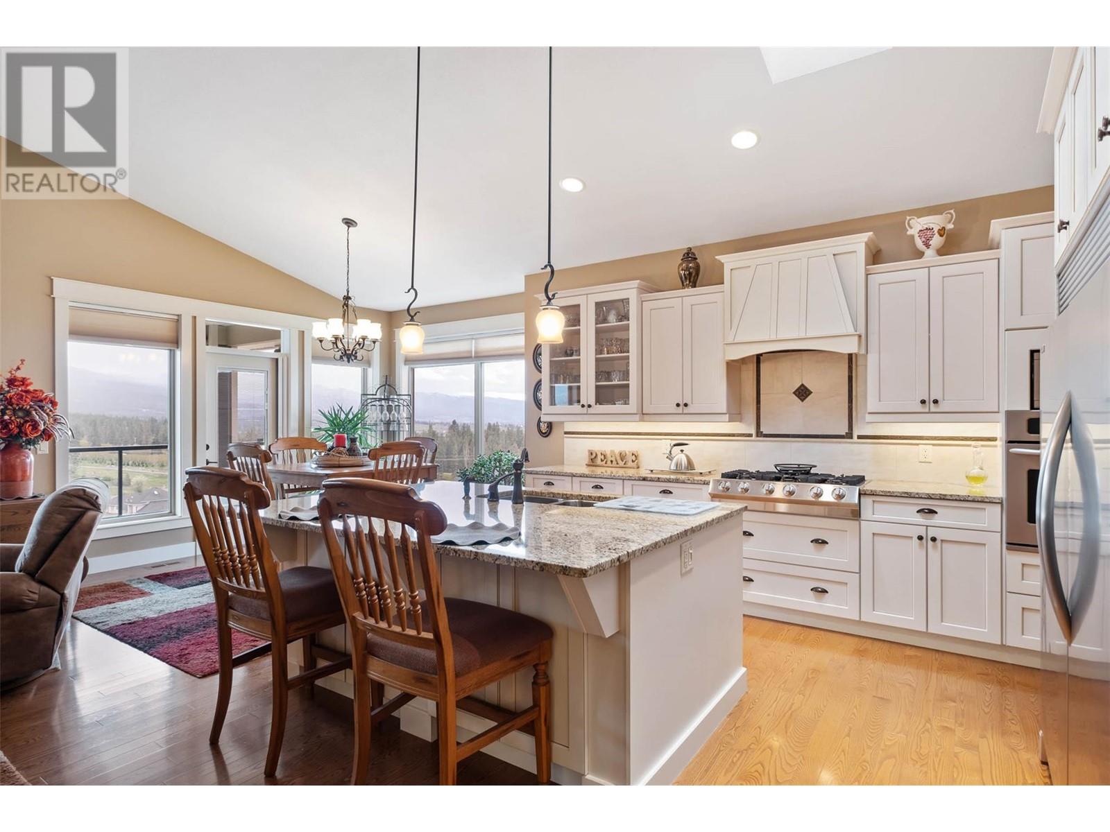 1297 Tanemura Crescent, Kelowna, BC V1P1R5