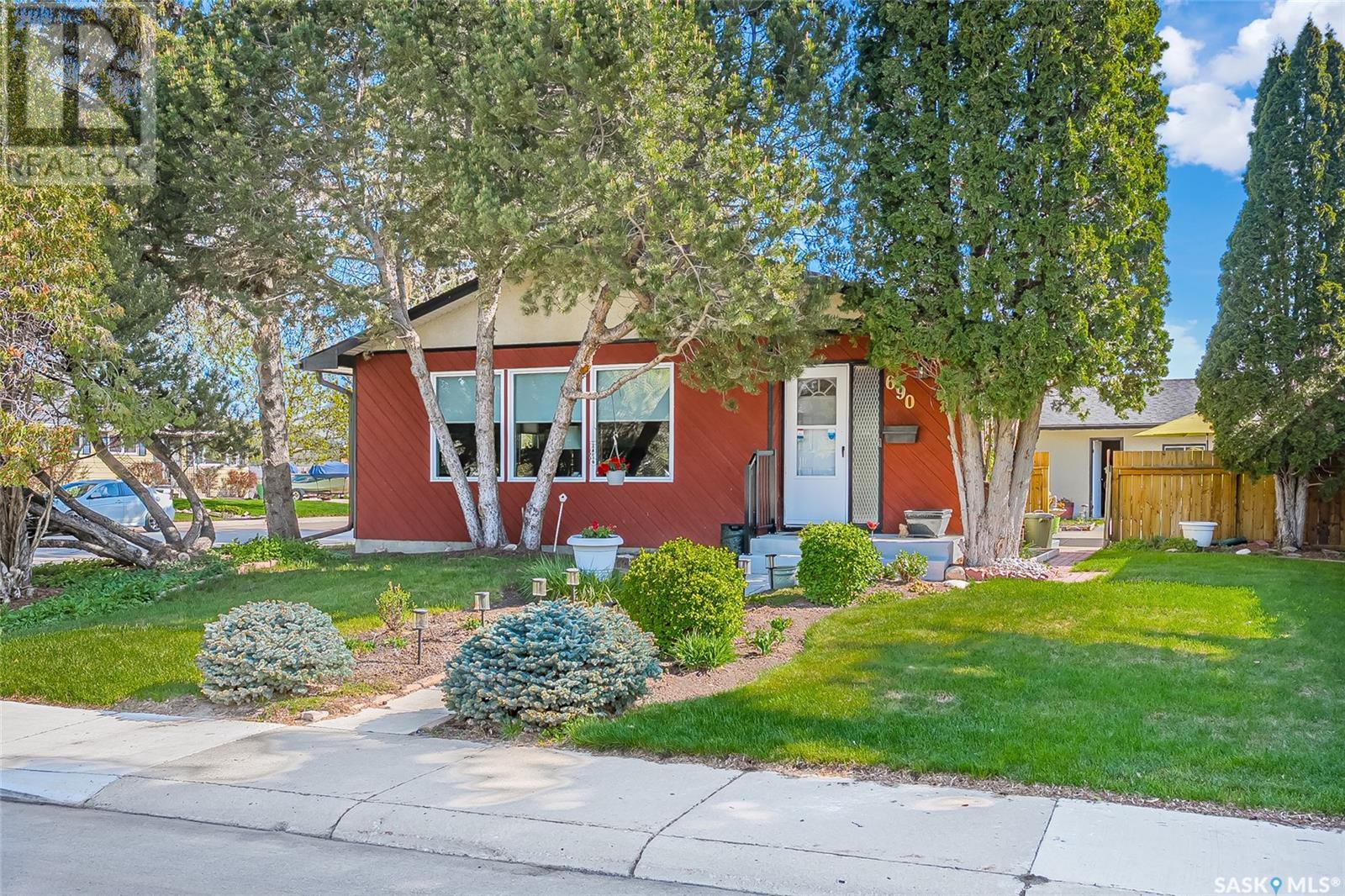 690 Guelph CRESCENT, saskatoon, Saskatchewan