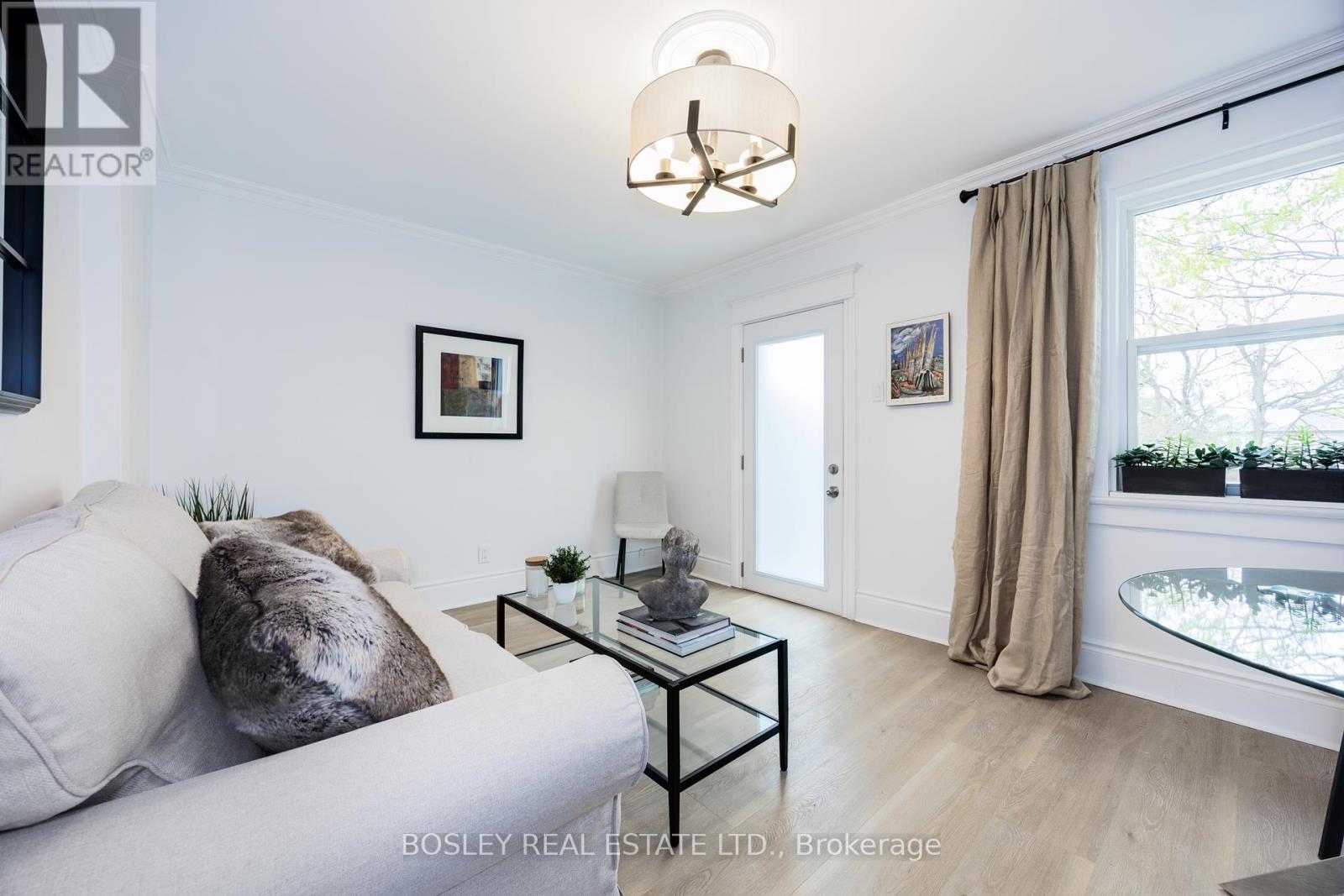 30 Oak Park Avenue, Toronto, Ontario  M4C 4L7 - Photo 3 - E12185983