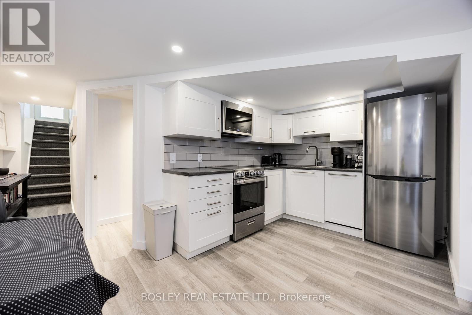 30 Oak Park Avenue, Toronto, Ontario  M4C 4L7 - Photo 37 - E12185983