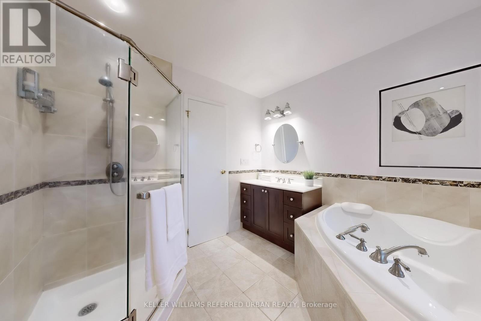158 Walton Drive, Aurora, Ontario  L4G 3R8 - Photo 25 - N12186037