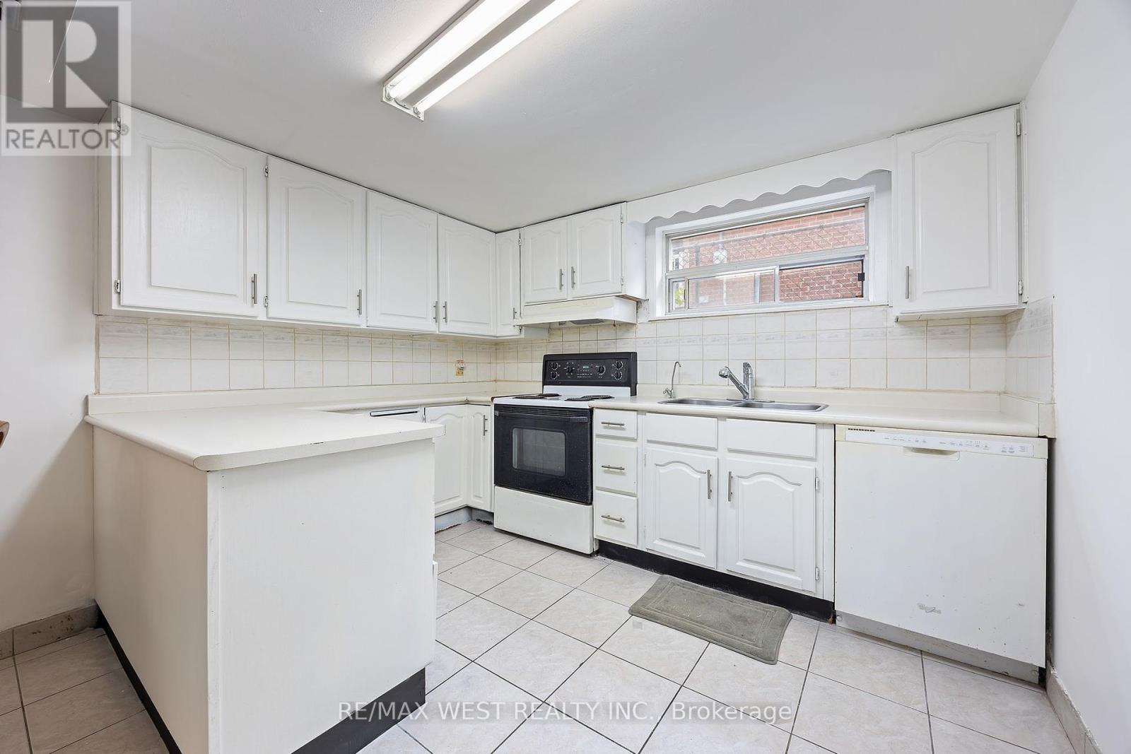 47 Brawley Avenue, Toronto, Ontario  M8Z 4Z5 - Photo 24 - W12184367