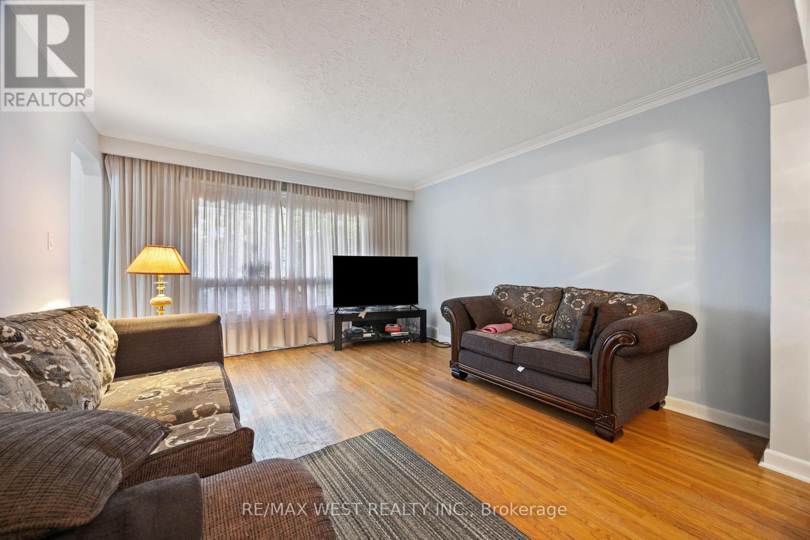47 Brawley Avenue, Toronto, Ontario  M8Z 4Z5 - Photo 12 - W12184367