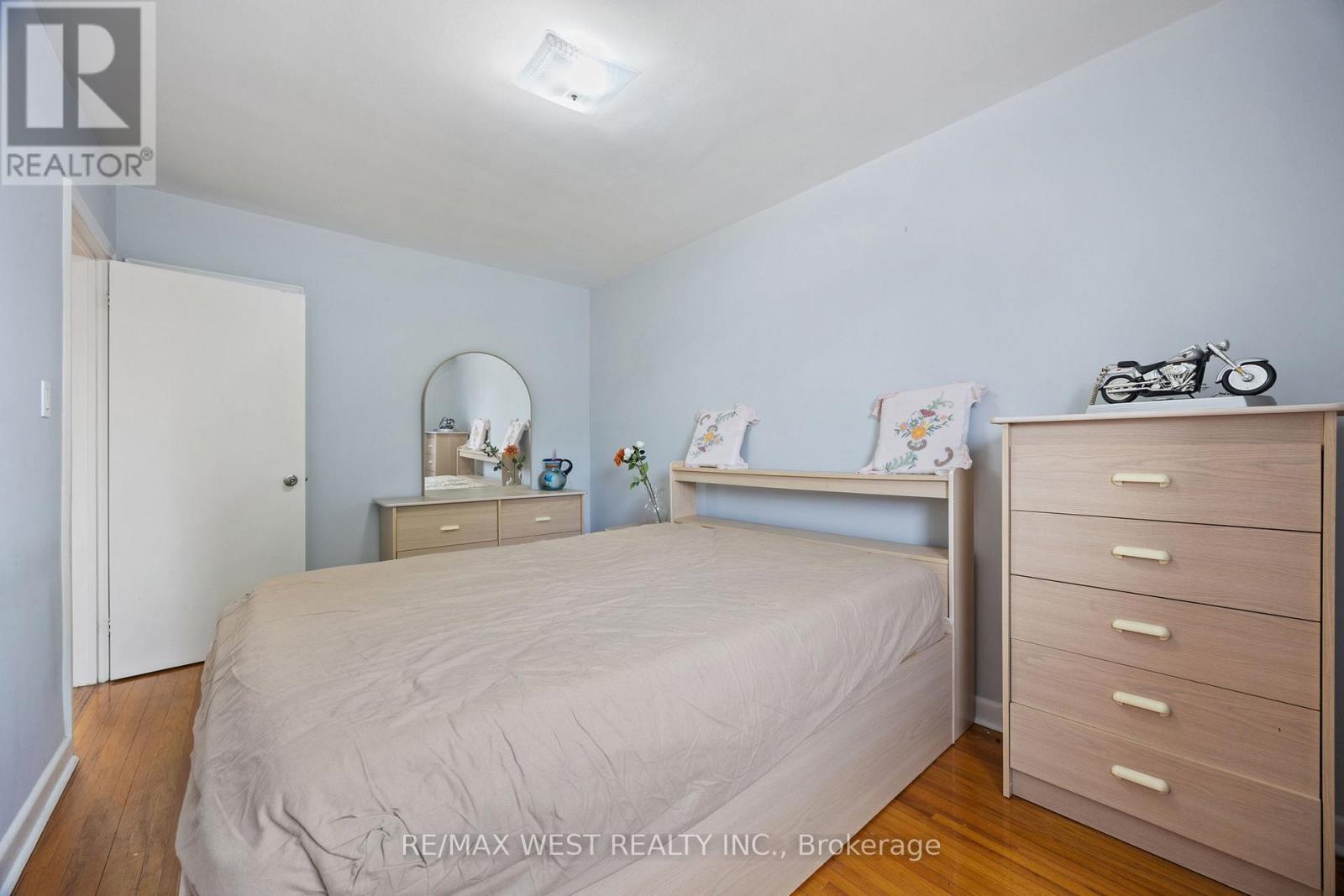 47 Brawley Avenue, Toronto, Ontario  M8Z 4Z5 - Photo 16 - W12184367