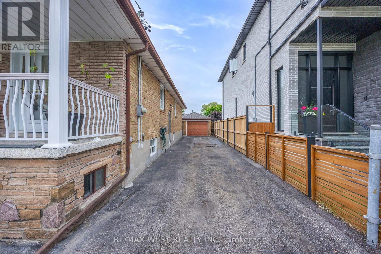 47 Brawley Avenue, Toronto, Ontario  M8Z 4Z5 - Photo 3 - W12184367