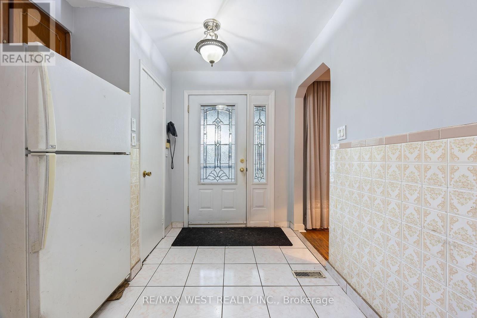 47 Brawley Avenue, Toronto (Islington-City Centre West), Ontario  M8Z 4Z5 - Photo 4 - W12184367