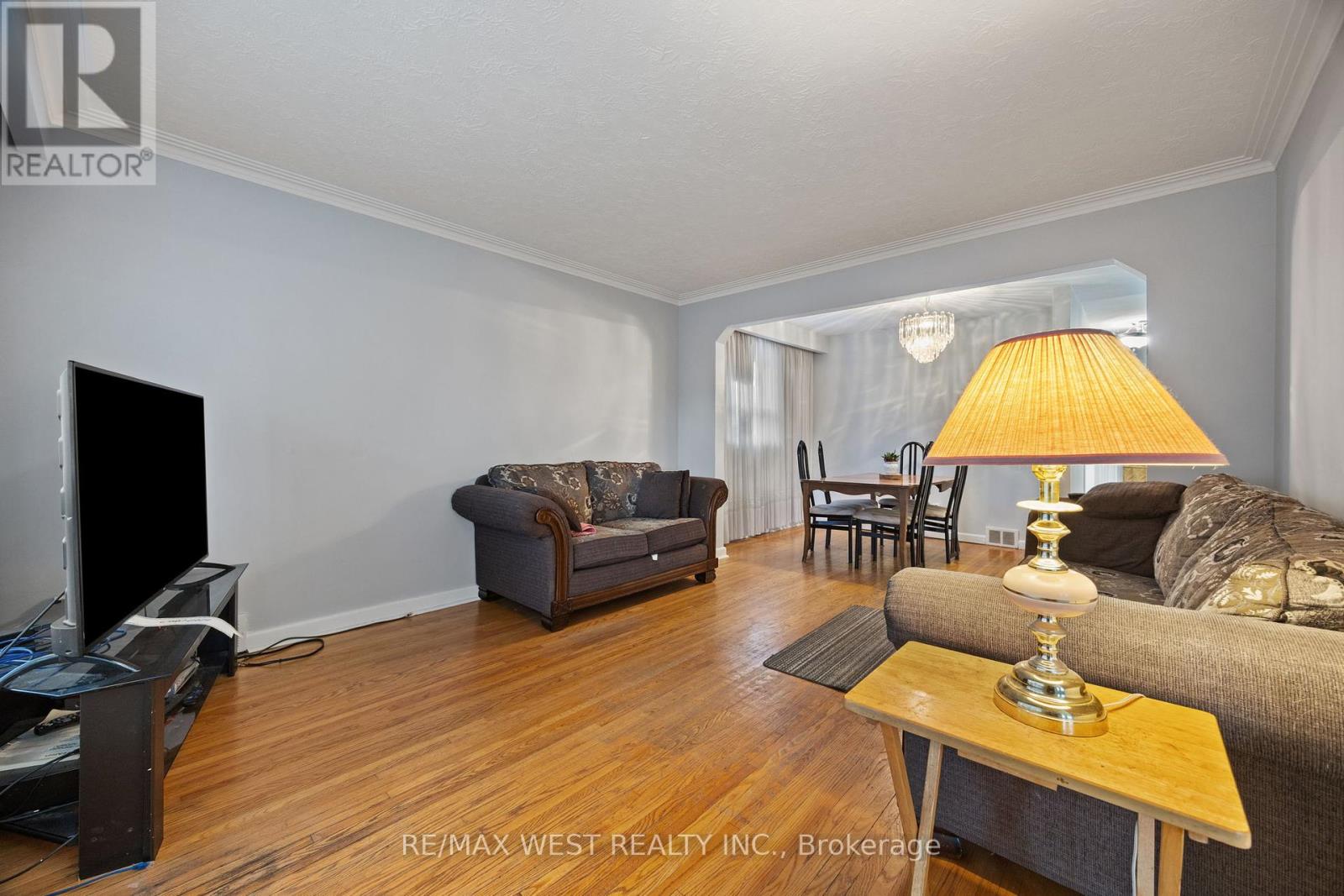 47 Brawley Avenue, Toronto (Islington-City Centre West), Ontario  M8Z 4Z5 - Photo 8 - W12184367