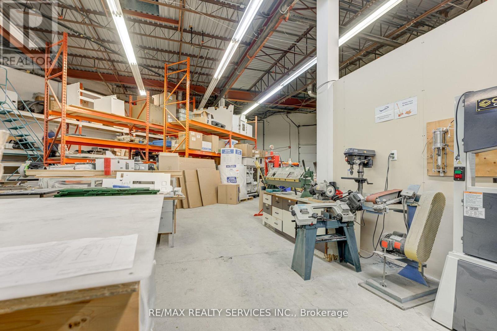 #13 - 6660 Kennedy Road, Mississauga, Ontario  L5T 2M9 - Photo 2 - W12186024